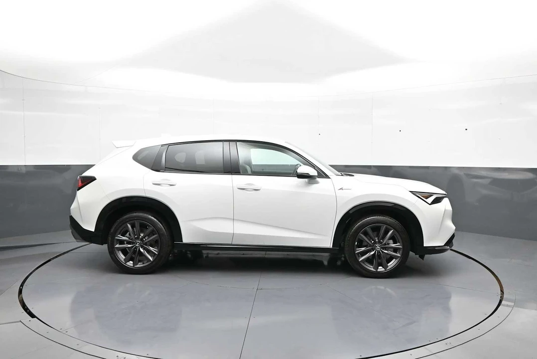 2025 Acura ADX - Image 5 of 31