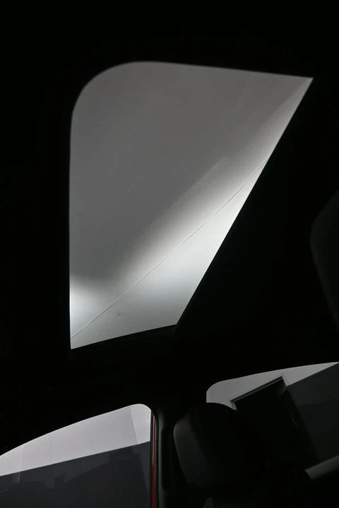2025 Acura ADX - Image 17 of 31