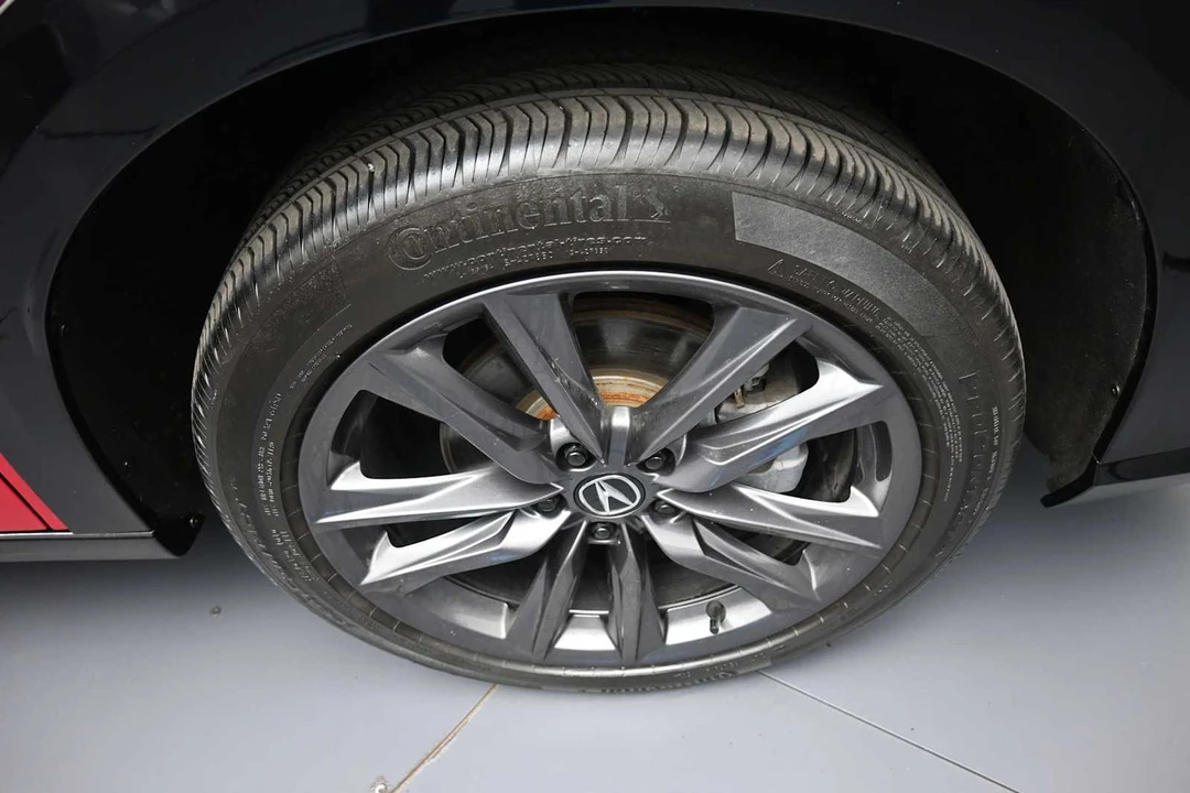 2025 Acura ADX - Image 12 of 31
