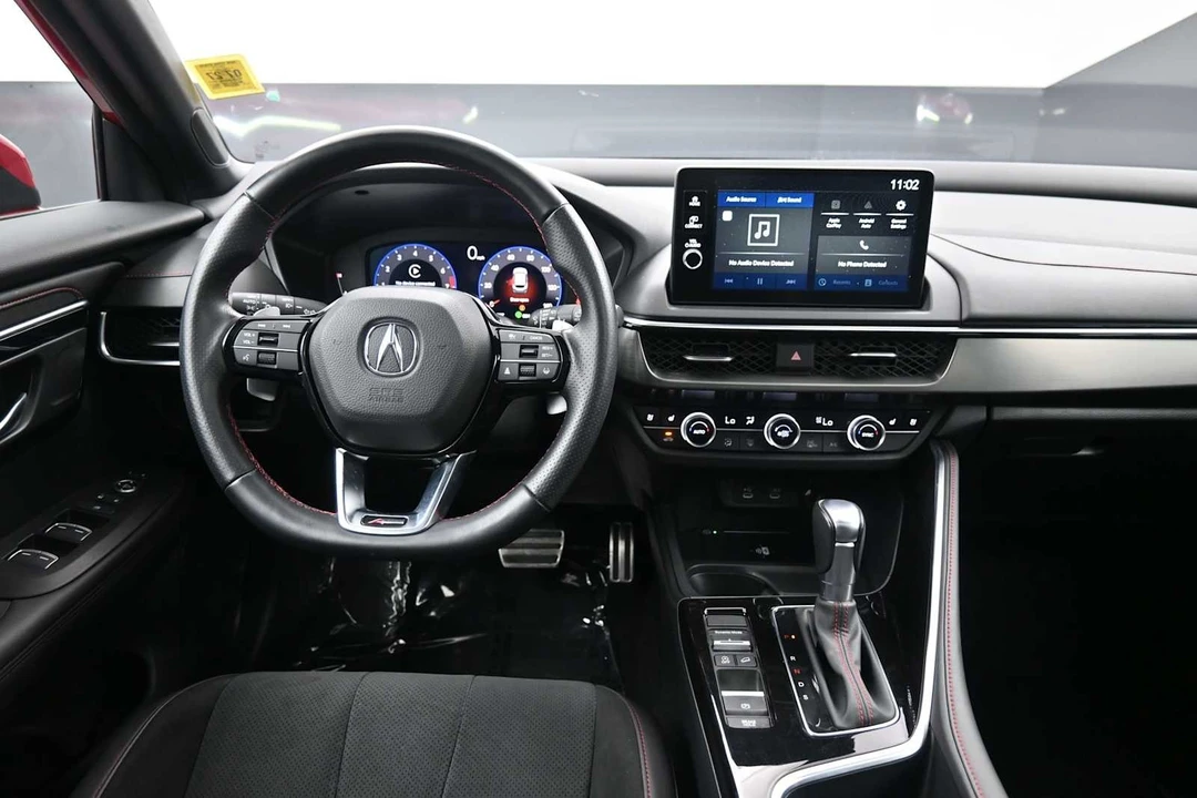 2025 Acura ADX - Image 19 of 31