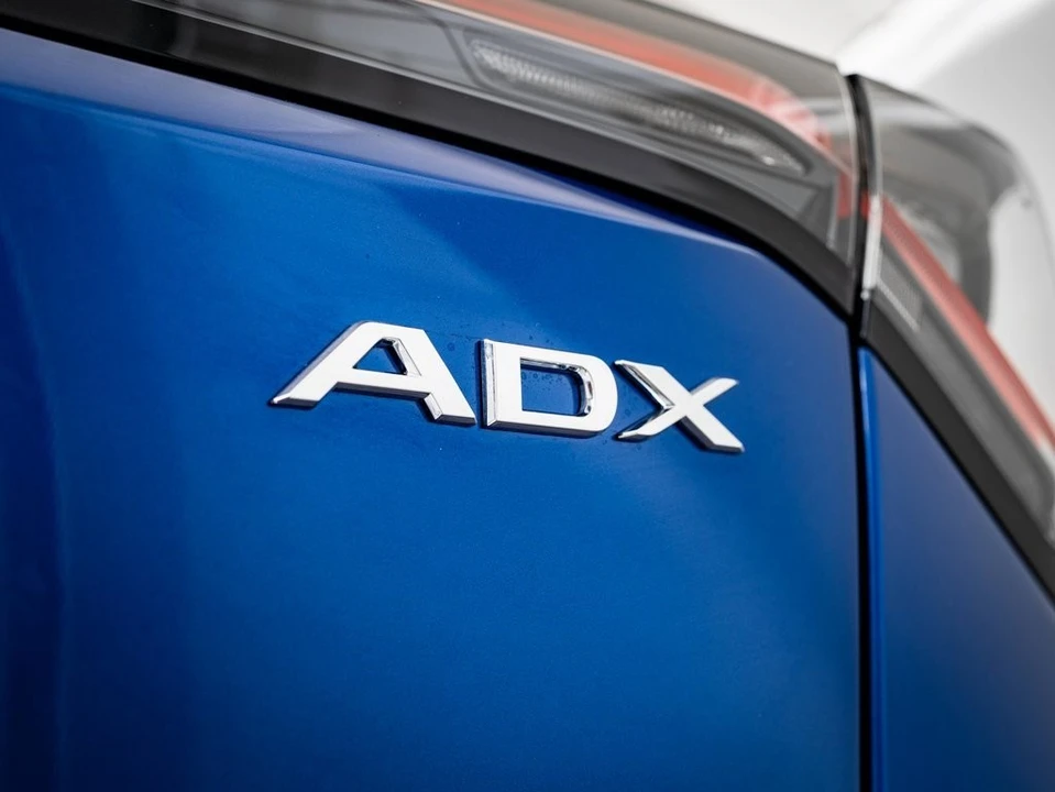 2025 Acura ADX - Image 18 of 21