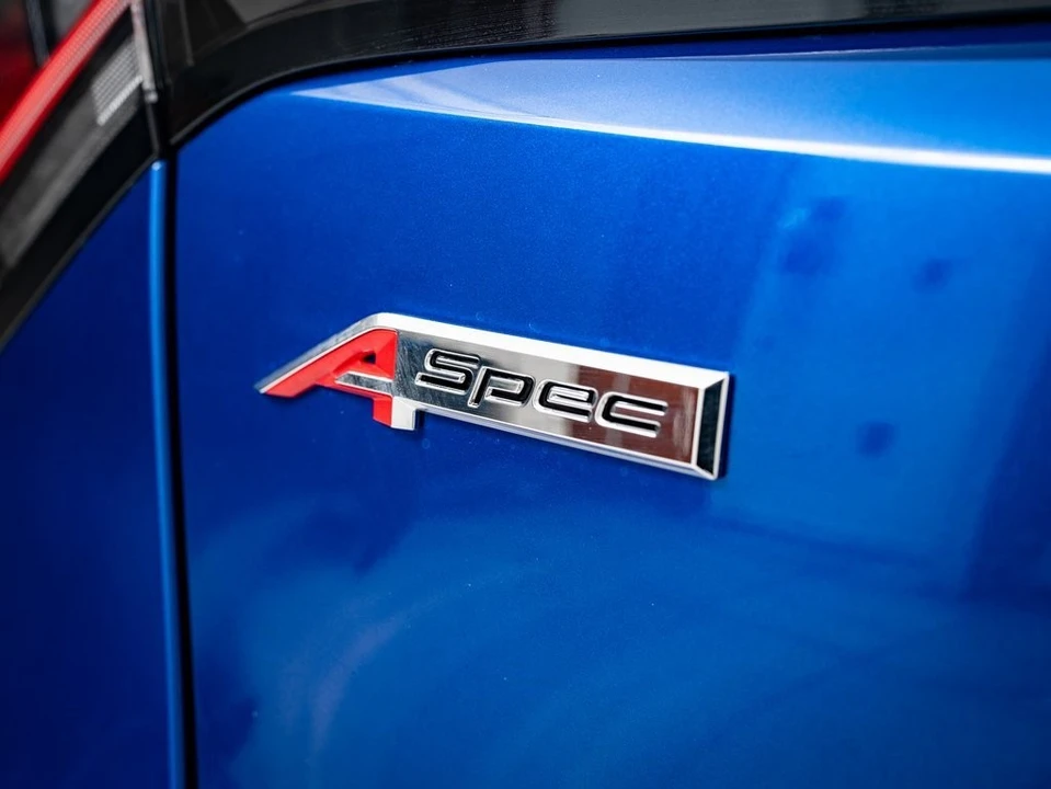 2025 Acura ADX - Image 17 of 21