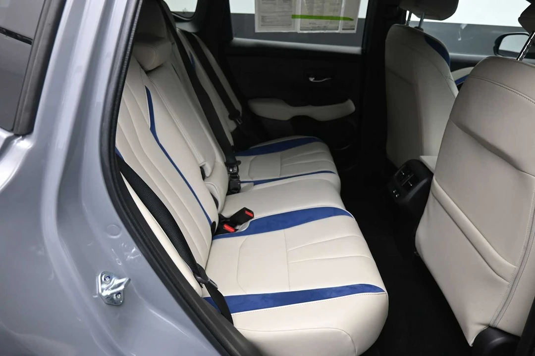 2025 Acura ADX - Image 22 of 31