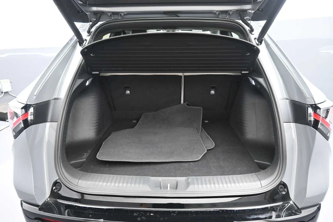 2025 Acura ADX - Image 20 of 31