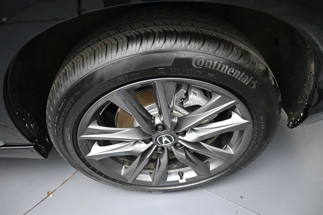 2025 Acura ADX - Image 14 of 31