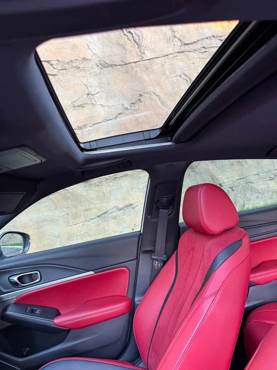 2025 Acura Integra 5th Gen - Image 9 of 11