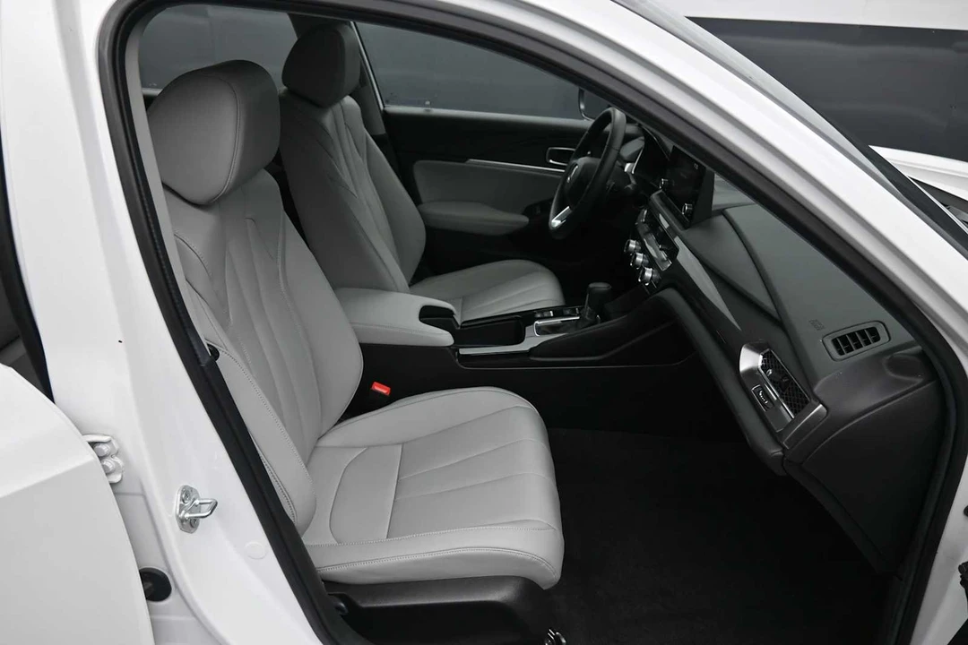 2025 Acura Integra 5th Gen - Image 23 of 31