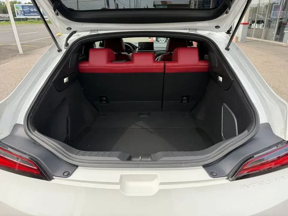 2025 Acura Integra 5th Gen - Image 9 of 19