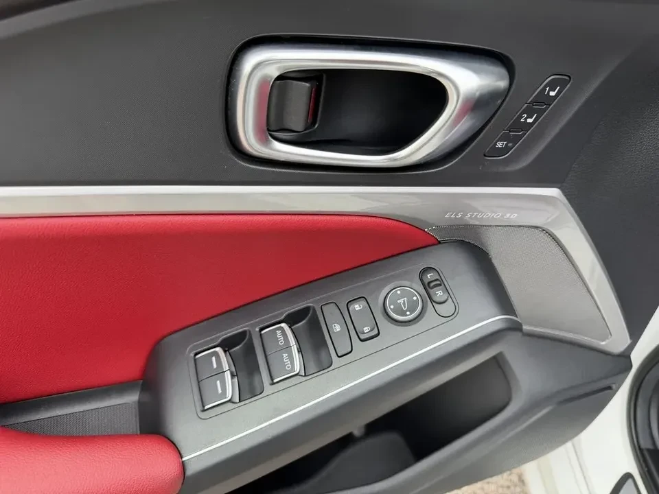 2025 Acura Integra 5th Gen - Image 11 of 19