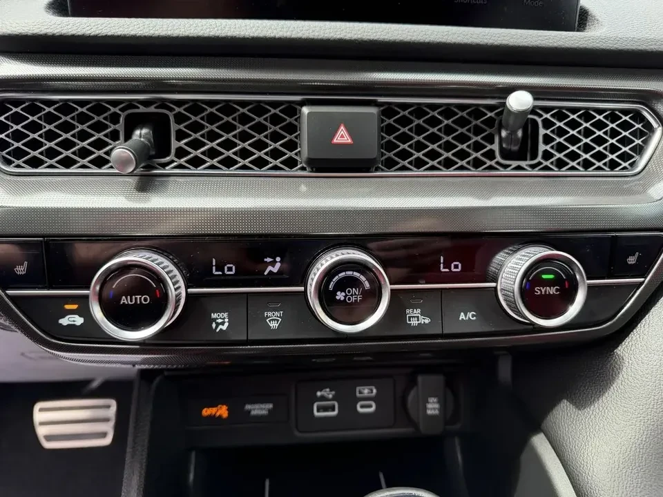 2025 Acura Integra 5th Gen - Image 17 of 19