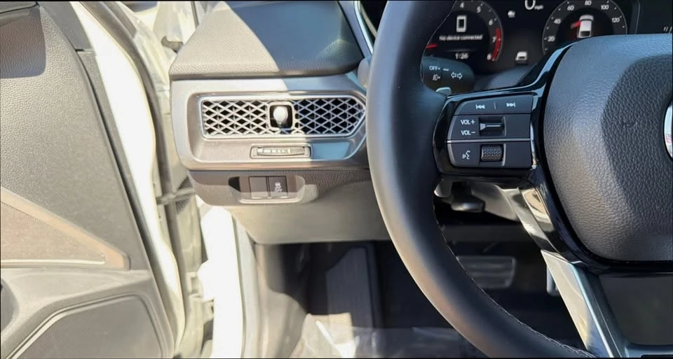 2025 Acura Integra 5th Gen - Image 12 of 19