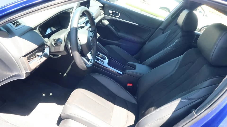 2025 Acura Integra 5th Gen - Image 12 of 20