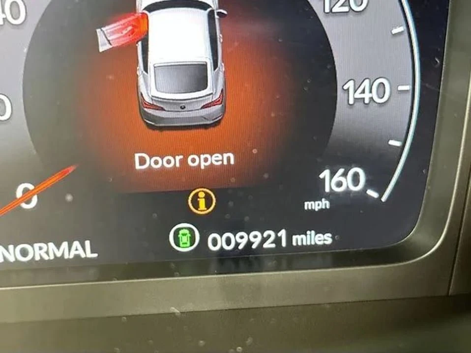 2025 Acura Integra 5th Gen - Image 17 of 20