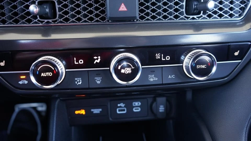 2025 Acura Integra 5th Gen - Image 17 of 20