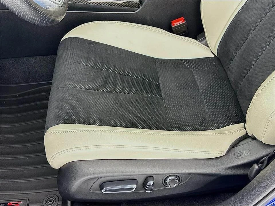 2025 Acura Integra Type S 5th Gen - Image 10 of 10