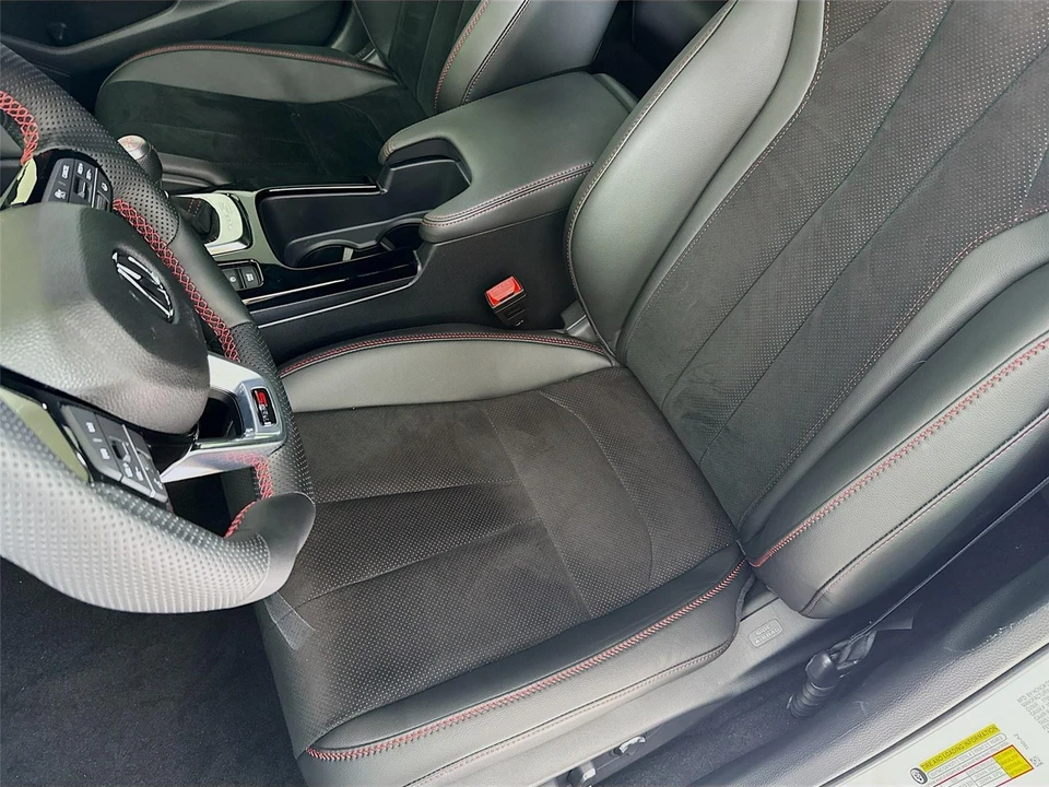 2025 Acura Integra Type S 5th Gen - Image 12 of 15