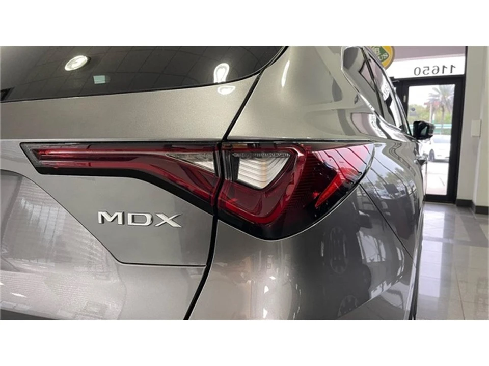 2025 Acura MDX 4th Gen - Image 17 of 31