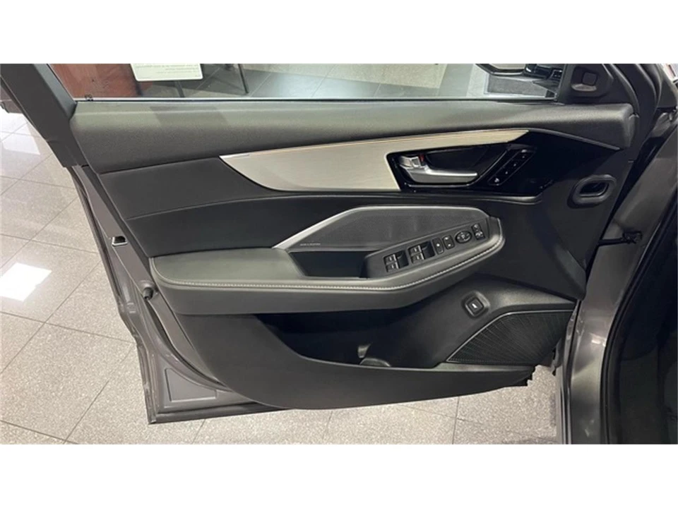 2025 Acura MDX 4th Gen - Image 24 of 31