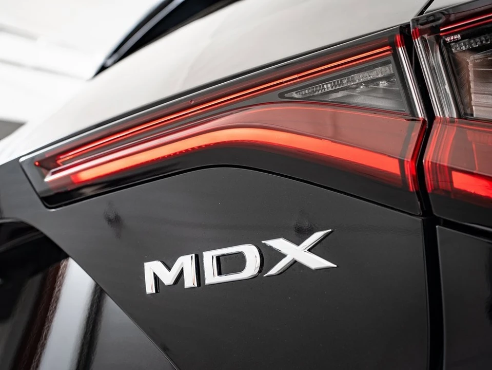 2025 Acura MDX 4th Gen - Image 18 of 21