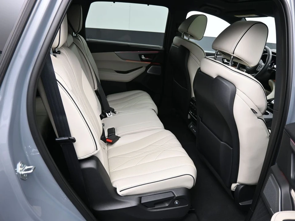 2025 Acura MDX 4th Gen - Image 27 of 31