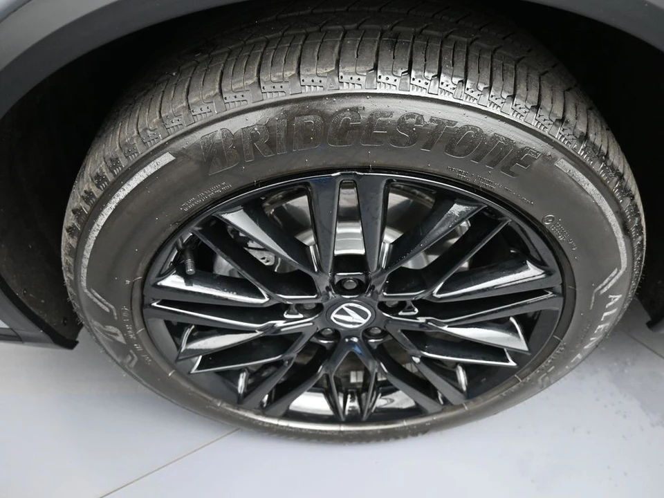 2025 Acura MDX 4th Gen - Image 14 of 21