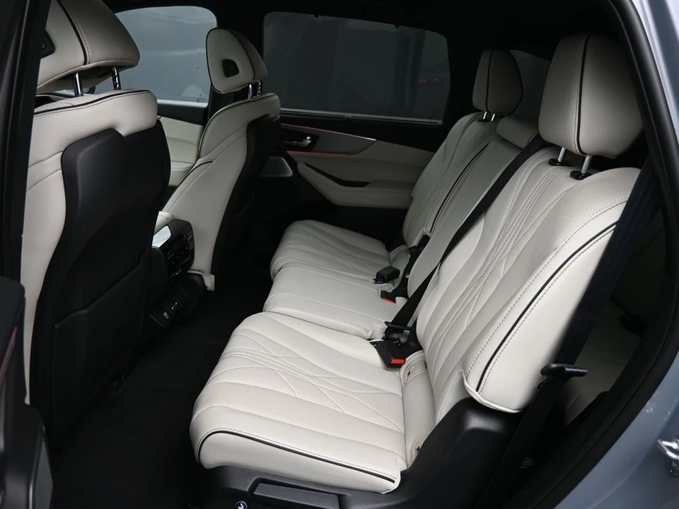 2025 Acura MDX 4th Gen - Image 23 of 31