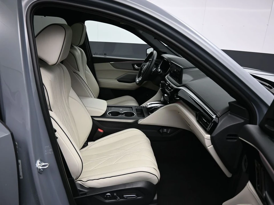 2025 Acura MDX 4th Gen - Image 28 of 31
