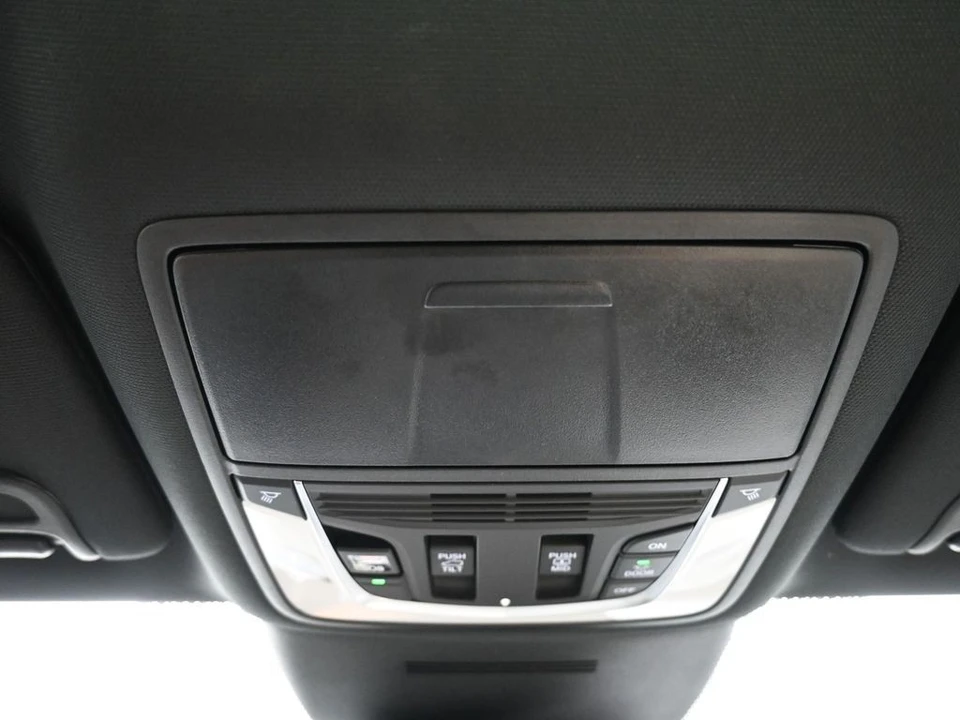 2025 Acura MDX 4th Gen - Image 17 of 31