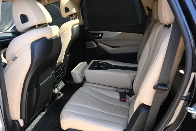 2025 Acura MDX 4th Gen - Image 15 of 18