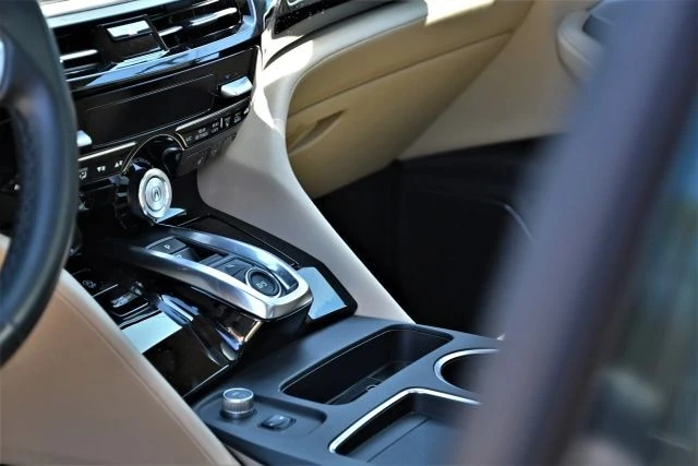 2025 Acura MDX 4th Gen - Image 8 of 18