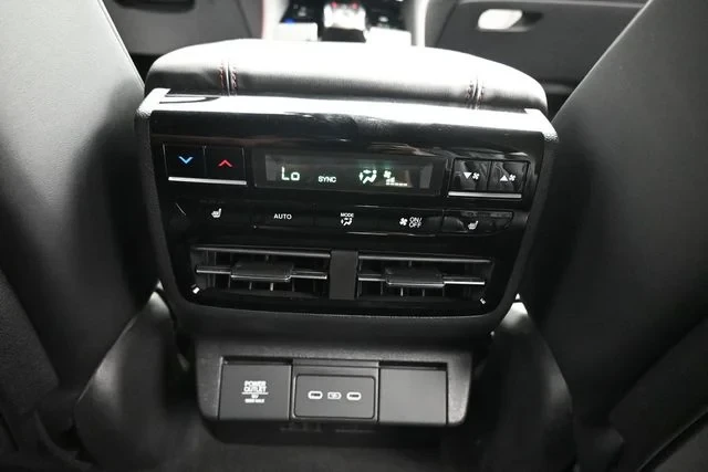 2025 Acura MDX 4th Gen - Image 14 of 17