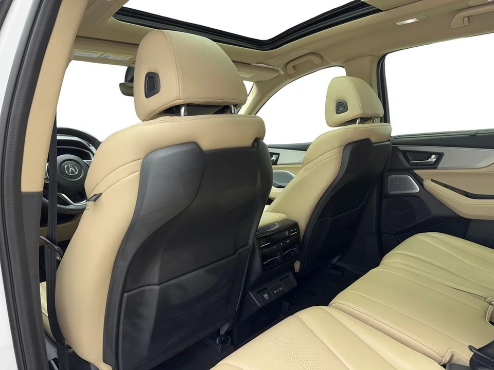 2025 Acura MDX 4th Gen - Image 14 of 21