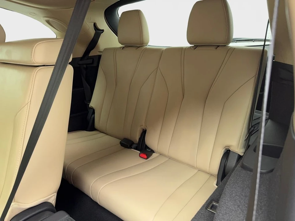 2025 Acura MDX 4th Gen - Image 17 of 21