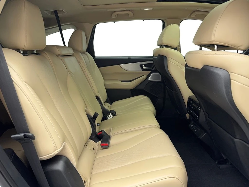 2025 Acura MDX 4th Gen - Image 18 of 21
