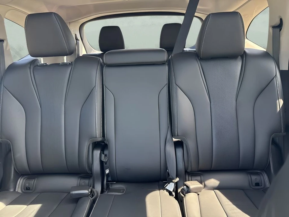 2025 Acura MDX 4th Gen - Image 13 of 21