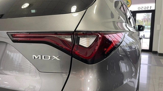 2025 Acura MDX 4th Gen - Image 17 of 31