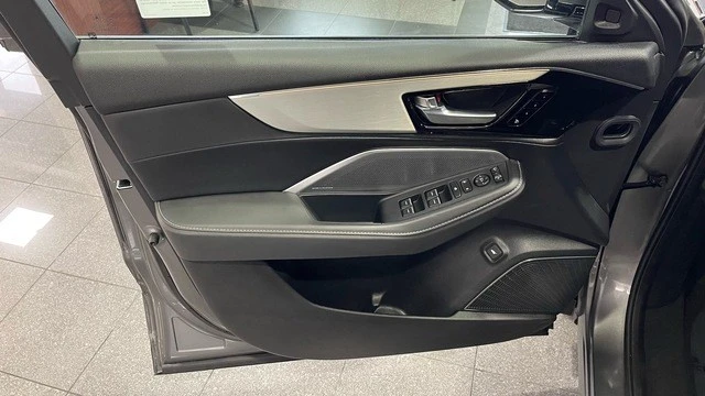 2025 Acura MDX 4th Gen - Image 24 of 31