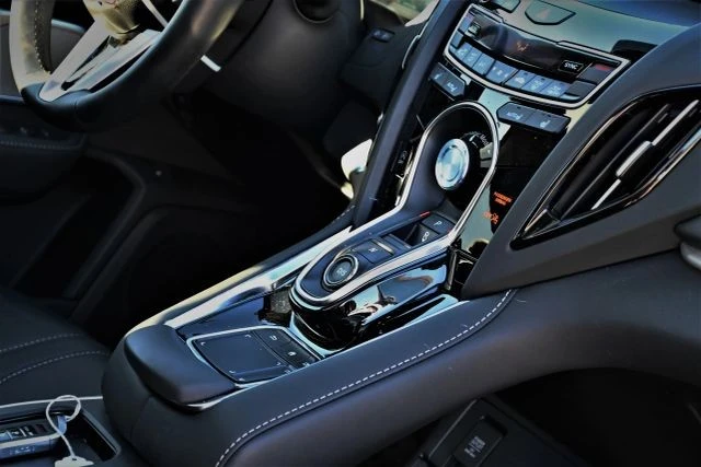 2025 Acura RDX 3rd Gen - Image 9 of 17