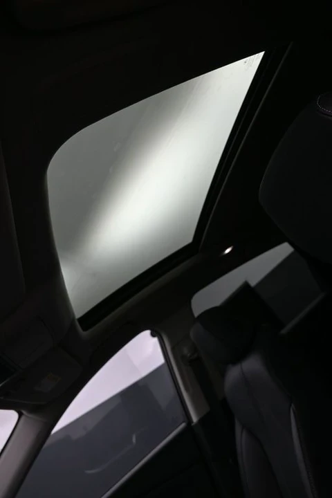 2025 Acura RDX 3rd Gen - Image 18 of 21
