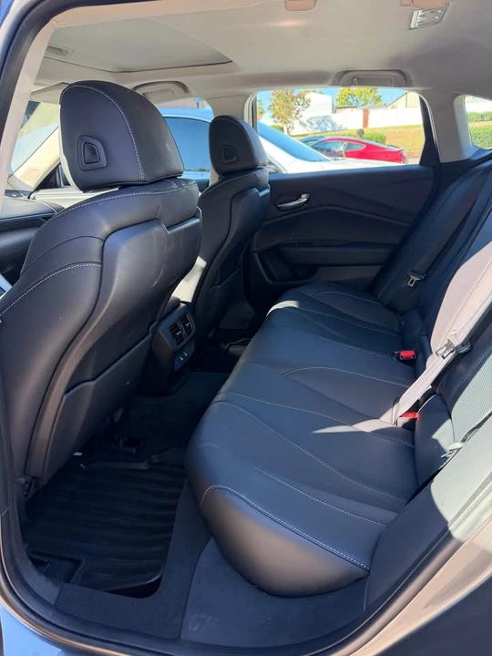 2025 Acura TLX - Image 11 of 18