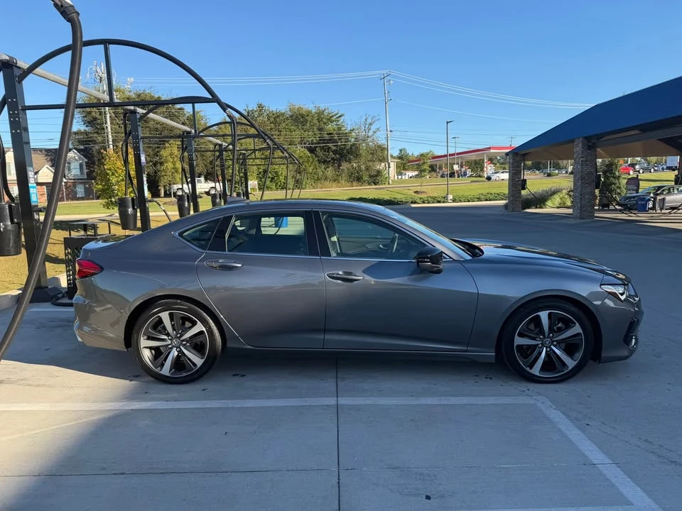 2025 Acura TLX - Image 4 of 18