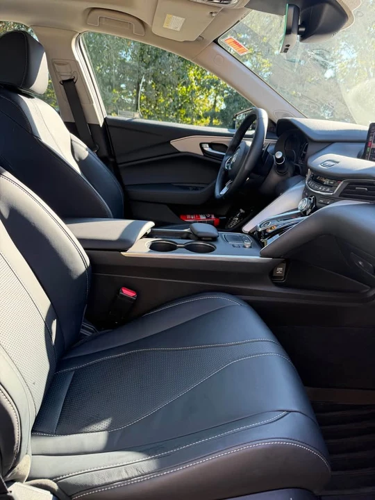 2025 Acura TLX - Image 10 of 18