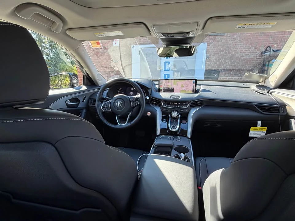 2025 Acura TLX - Image 13 of 18