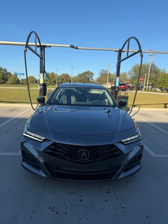 2025 Acura TLX - Image 2 of 18