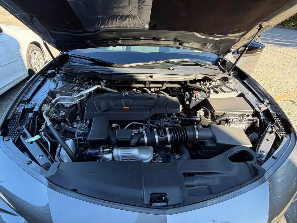 2025 Acura TLX - Image 15 of 18