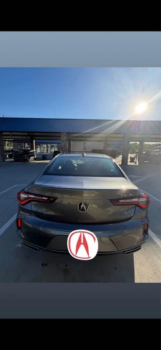 2025 Acura TLX - Image 8 of 18