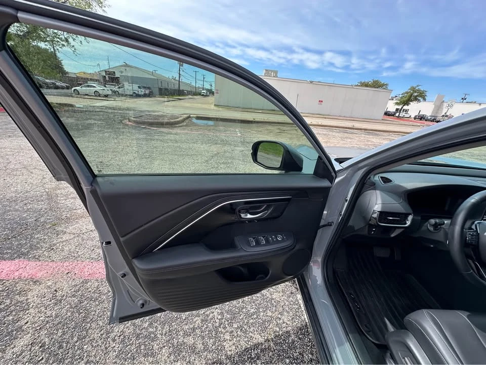 2025 Acura ADX - Image 11 of 20