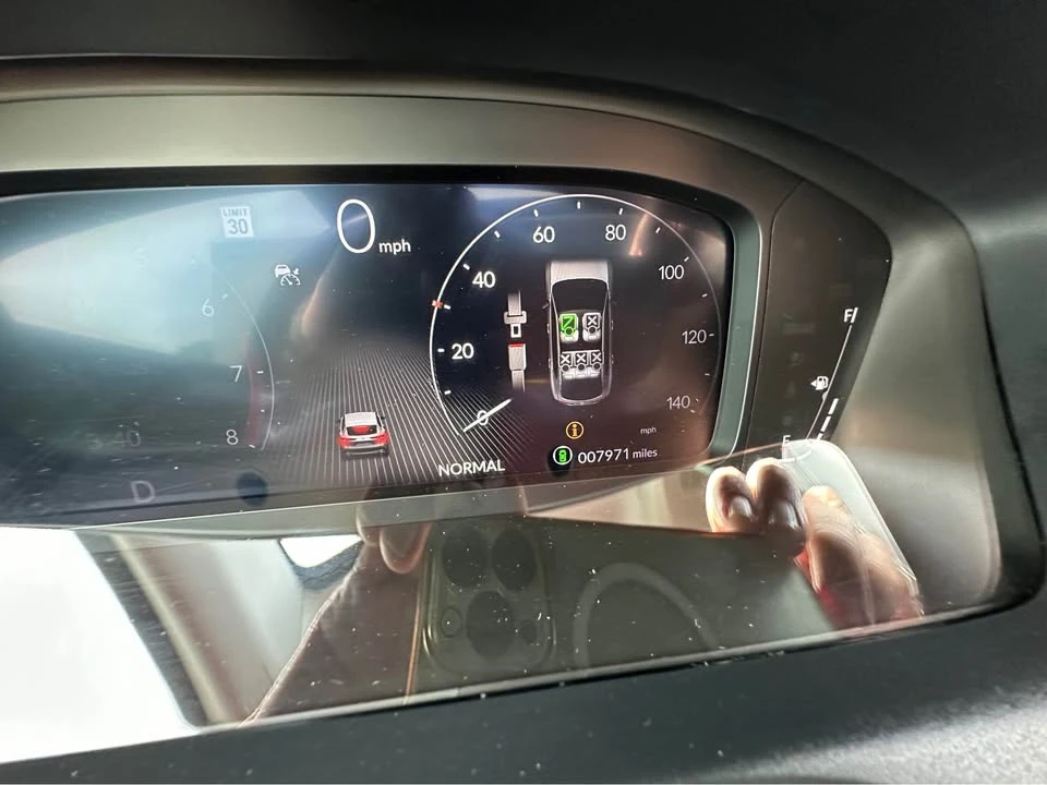 2025 Acura ADX - Image 19 of 20
