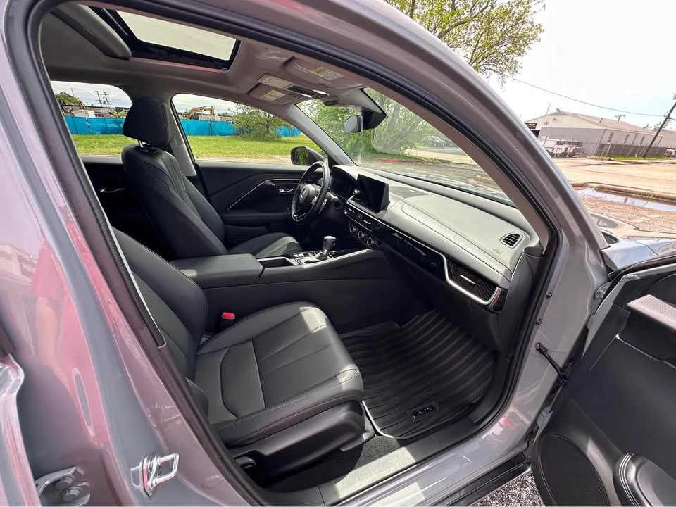 2025 Acura ADX - Image 14 of 20