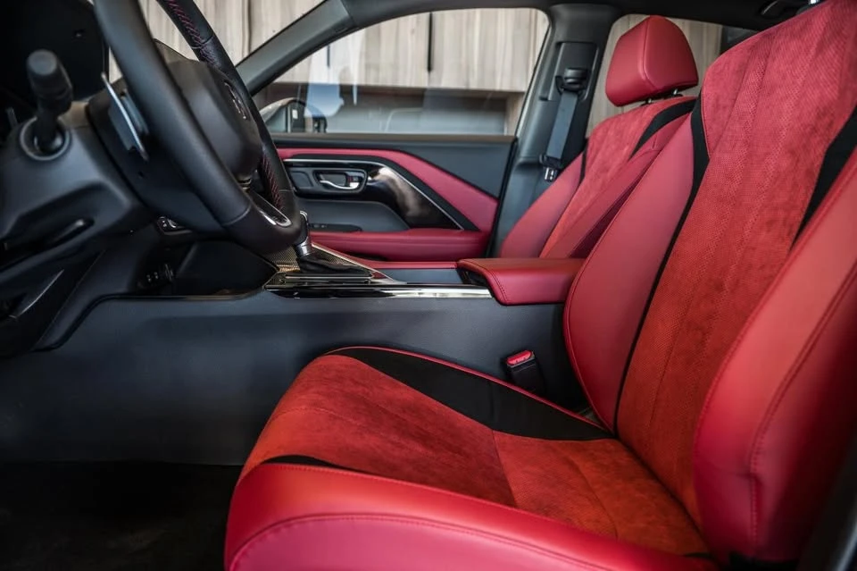 2025 Acura ADX - Image 14 of 20
